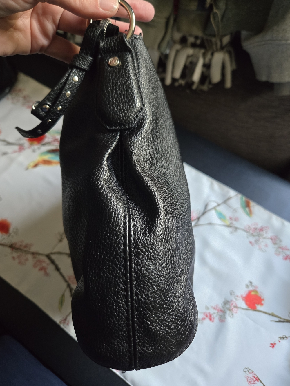 Relic Classic Black Leather Shoulder Bag with Studded Handle - Picture 5 of 13